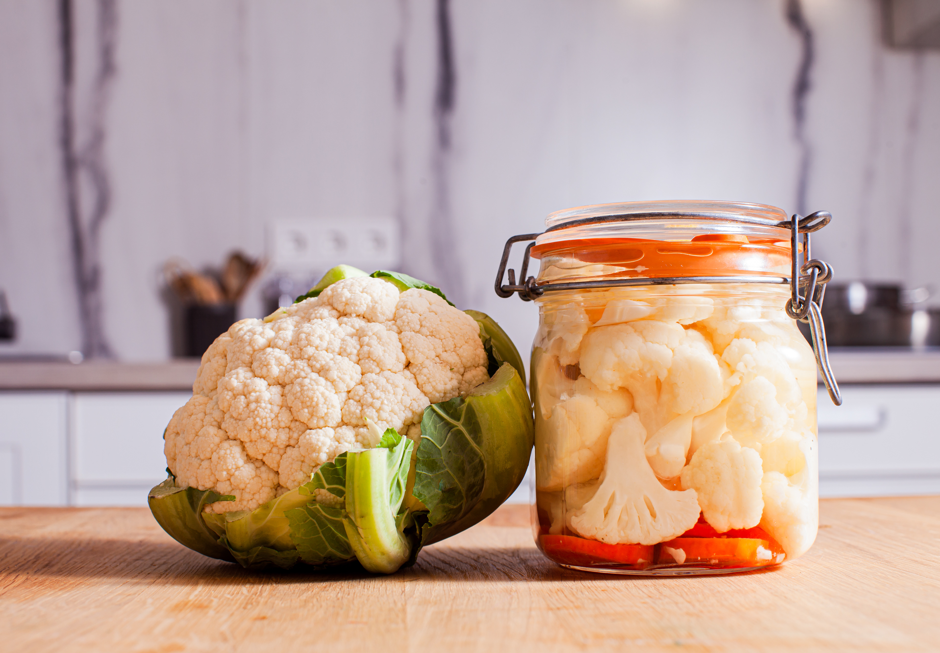 Цветная капуста на зиму. Кухня наизнанку маринованная цветная капуста. Cauliflower Pickled Jar pictures. Маринованные лаймы рецепт.